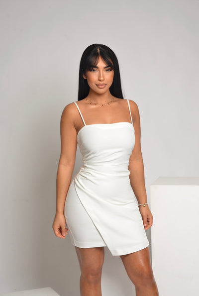 ROBE COURTE ASYMÉTRIQUE